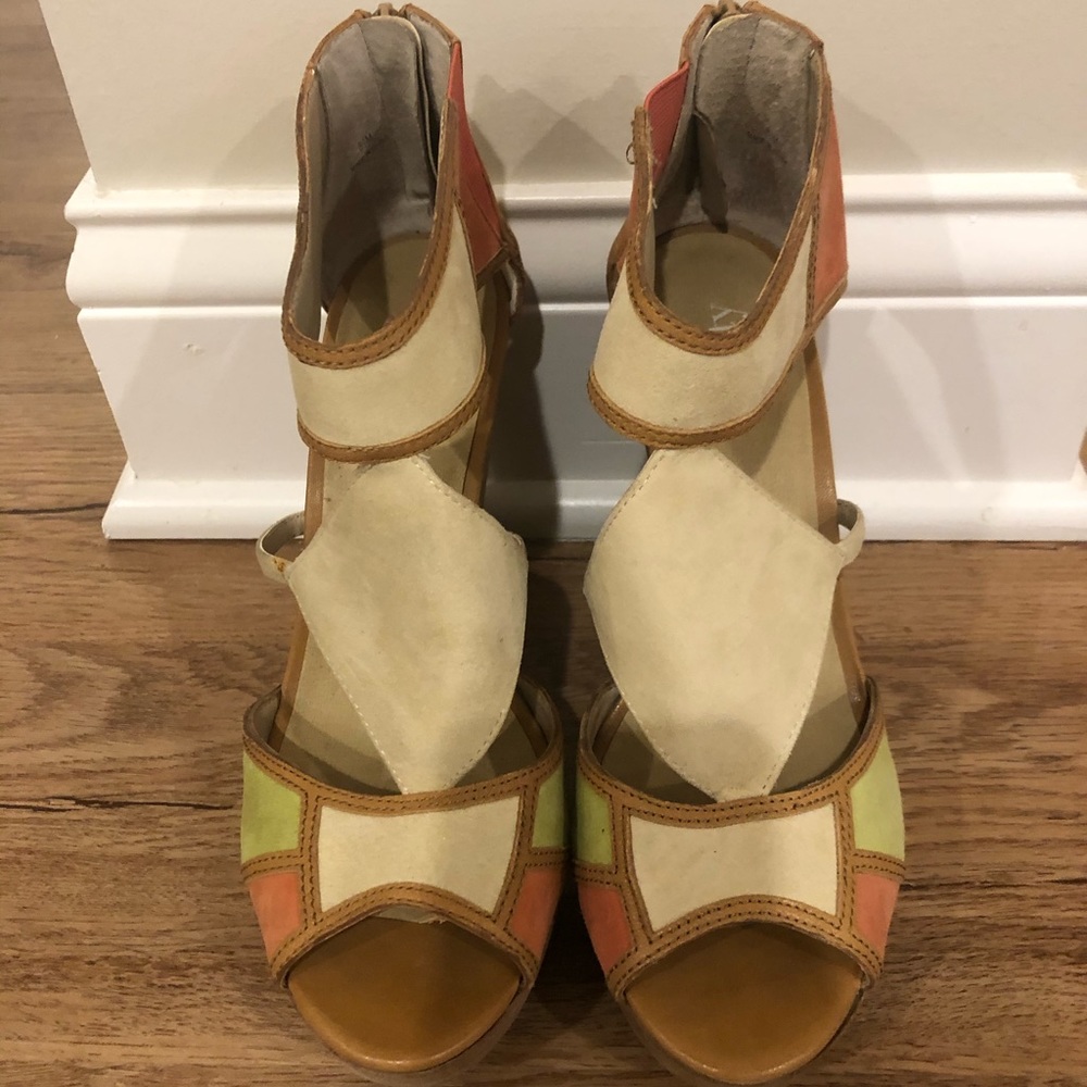 Sandals - Picture 3 of 3